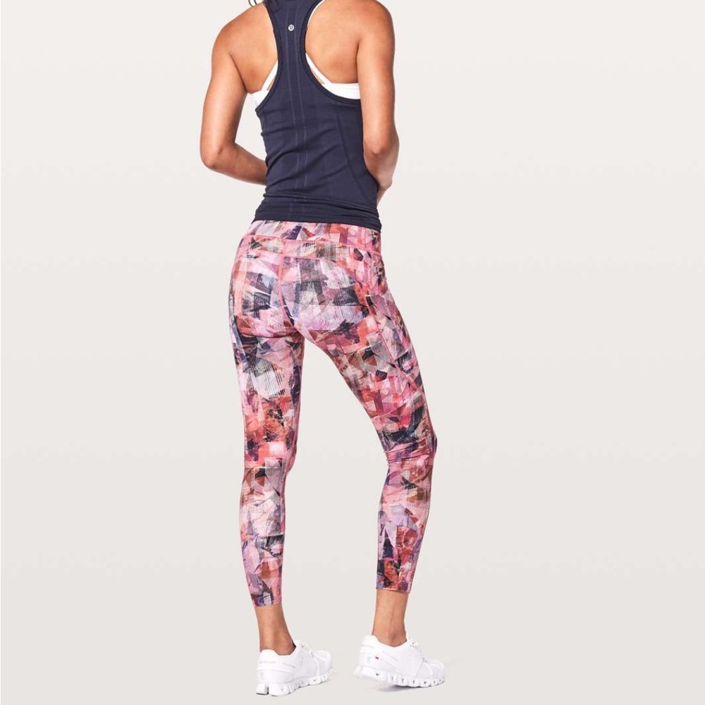 Lululemon Fast and Free leggings 7/8 tights 25” sz 4 Sun Dazed multi pink print